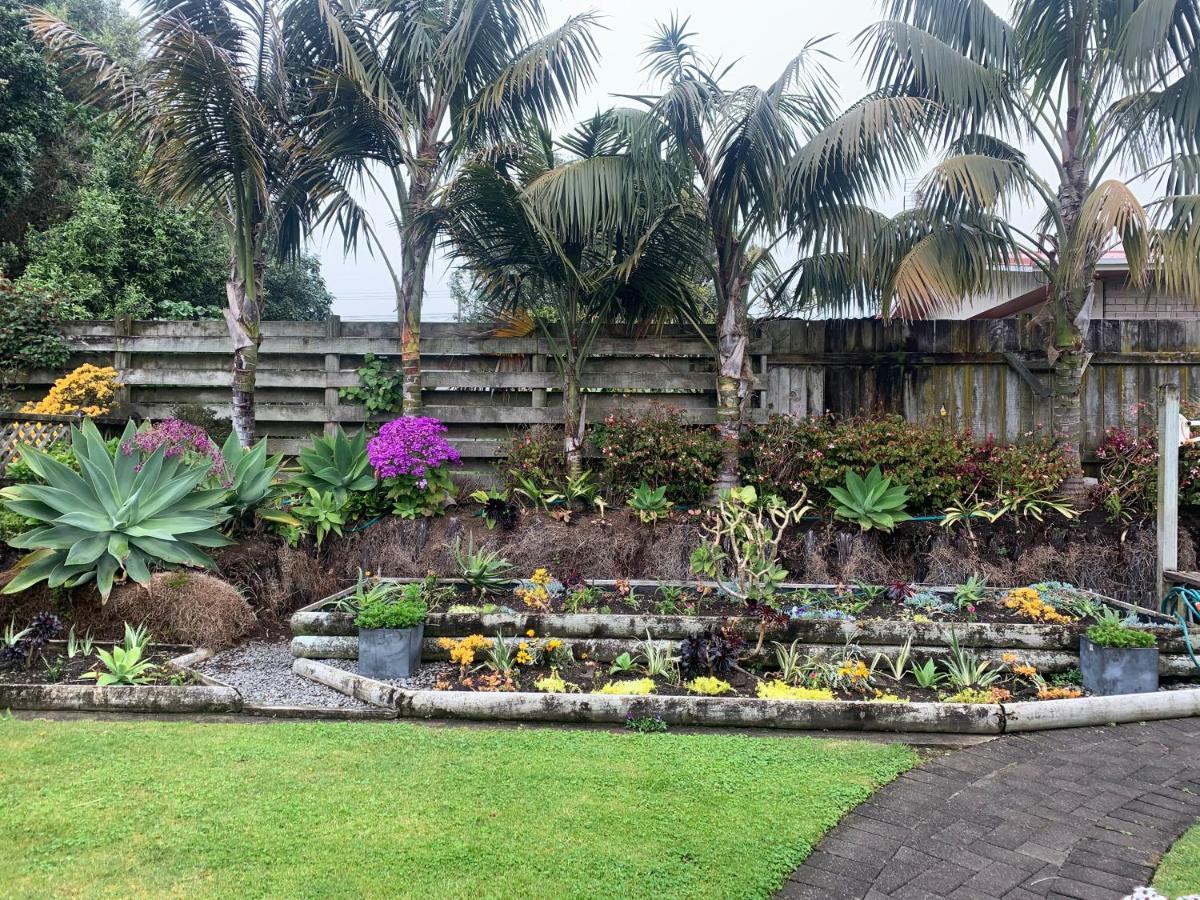 Luxury Home Next To Ocean And Walkway New Plymouth Exterior foto