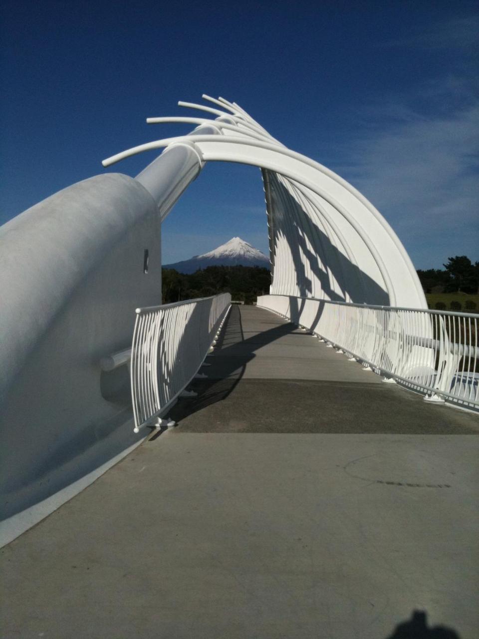 Luxury Home Next To Ocean And Walkway New Plymouth Exterior foto